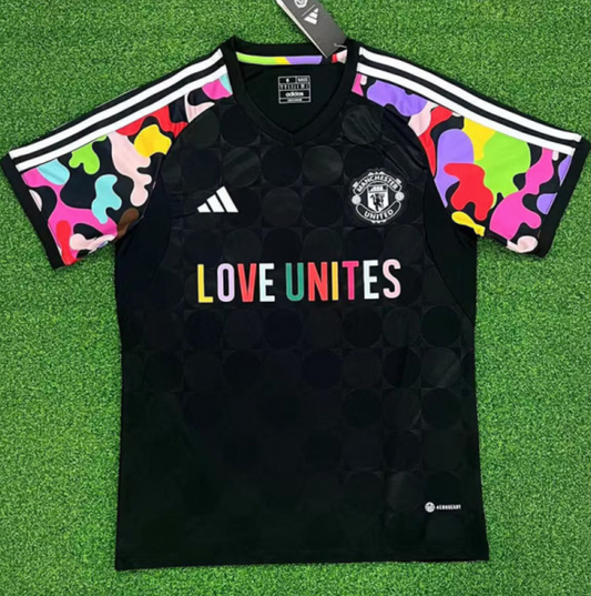 MANCHESTER UNITED 2023/2024 ECHAUFFEMENT